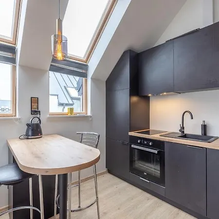 Rainbow Apartament Wiatrakowa 빌라 Tupadła